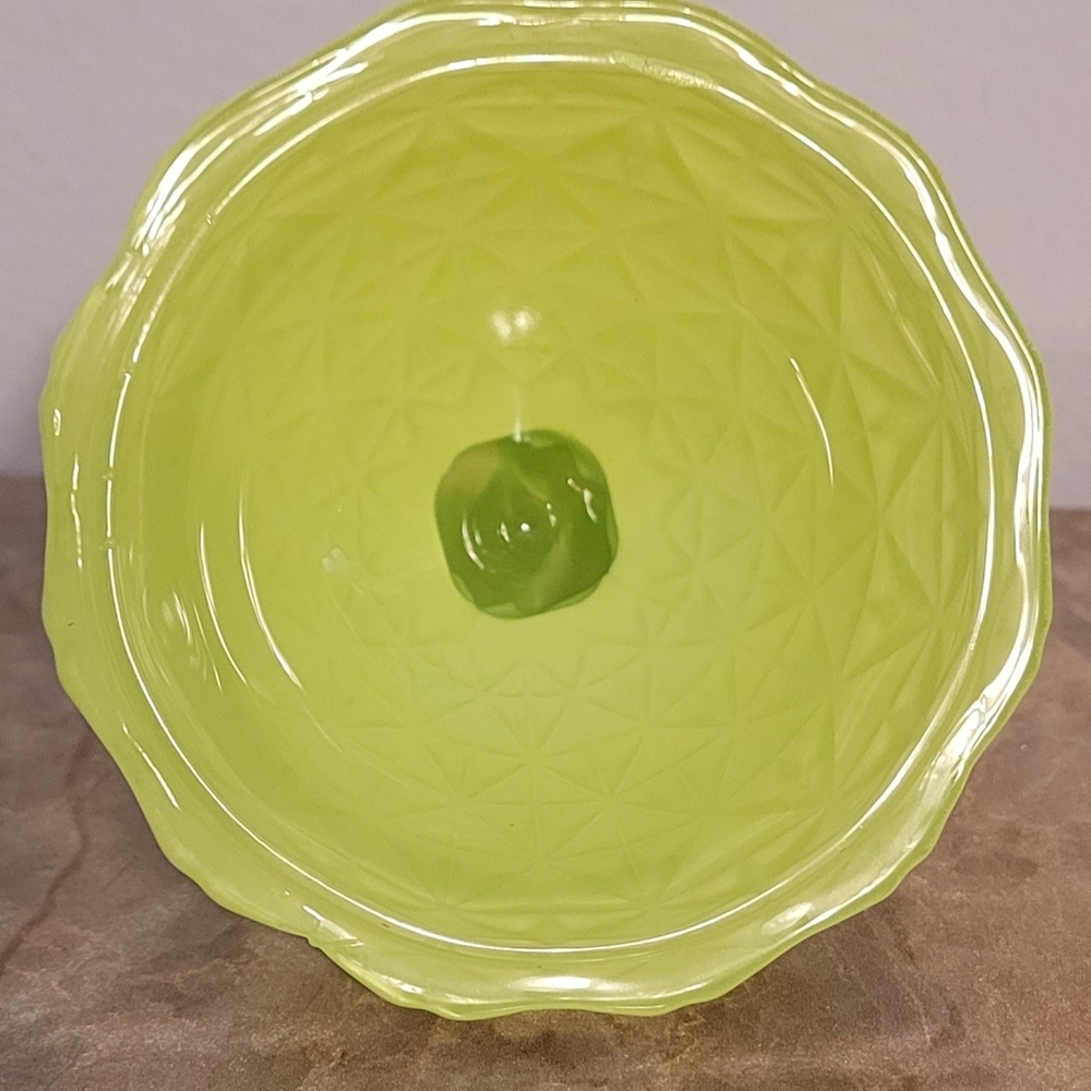 Lime Green Pineapple-Shaped Glass Container/ Trinket Dish - Picture 7 of 9